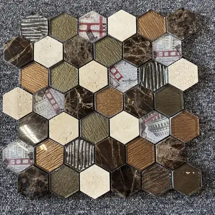Mosaïque hexagonale marbre et verre